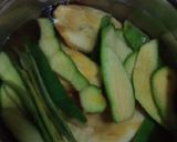 Foto langkah ke 2 dari resep Sirup Kulit dan Biji Mangga.
