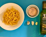 Foto del paso 1 de la receta: Tirabuzones con lomitos de atún