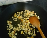Foto del paso 1 de la receta: Pollo en salsa