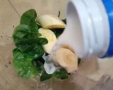 Foto langkah ke 2 dari resep Smoothies Pisang Bayam Brazil.