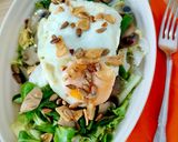 Foto del paso 6 de la receta Ensalada templada de champiñón y trigueros con huevo frito con ajos