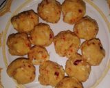 A picture of step 3 of Yam Balls.