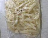 Foto langkah ke 4 dari resep Kentang Goreng Frozen French Fries Kriuk Tak Berminyak.