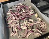 Une image de l'étape 6 de Filets de grondin aux oignons rouges, ananas, gingembre et herbes aromatiques.