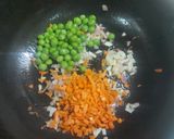 A picture of step 2 of Pearl barley soup.