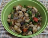 Foto langkah ke 6 dari resep Cah ayam jamur with stick crab.