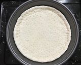 Hình bước làm 1 của món Pizza bò băm sốt cà chua theo phong cách Halloween Nhật