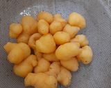 A picture of step 2 of Meethi phulki chana chaat.