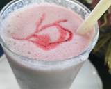 Black current and strawberry milk shake recipe step 3 photo