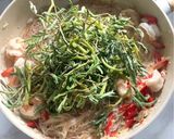 รูปขั้นตอนการทำที่ 4 ของ หมี่ผัดกระเฉดกุ้งสด สูตรคลีน