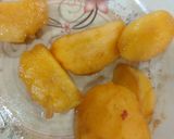 A picture of step 6 of Custard strawberry jelly with peach sauce.