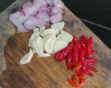 Foto langkah ke 1 dari resep Oseng Bakso Kecap Pedas.