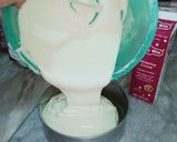 A picture of step 5 of Basic vanilla sponge.