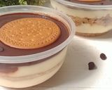 Foto langkah ke 5 dari resep Esclair Regal Dessert Box.
