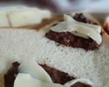 Foto langkah ke 4 dari resep Sandwich Ragout Mozarella.