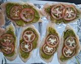 A picture of step 4 of Chicken pesto rolls up.