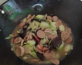 Foto langkah ke 6 dari resep Tumis Bakso, Labu Siam dan Oyong.