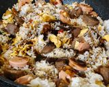 Foto langkah ke 5 dari resep Nasi Goreng Bakso Sosis Pedas Manis.