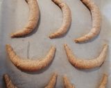 Teljeskiörlésű vajas kifli recept fázis 6 fotója