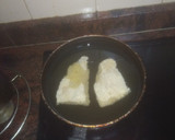 Foto del paso 3 de la receta: Merluza adobada, empanada y frita con papas fritas y alioli