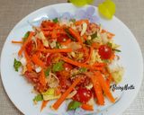A picture of step 1 of Carrot-CheeryTomato Salad.