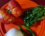 टोमॅटो तडका कोशिंबीर (Tomato Tadka Koshimbir Recipe In Marathi) रेसिपी स्टेप 1 फोटो