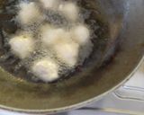 A picture of step 2 of Urad dal ke wada.