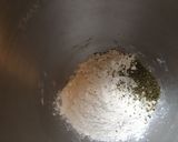 Une image de l'étape 2 de Pâte brisée épeautre, lait et origan (pour tarte salée).