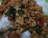 Foto langkah ke 3 dari resep Tumis oncom daun kemangi 🌿🌿.