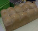 Foto langkah ke 6 dari resep Roti Sobek.
