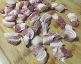 รูปขั้นตอนการทำที่ 1 ของ หมูสามชั้นทอดน้ำปลาทรงเครื่อง