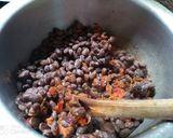A picture of step 2 of Njahi stew.