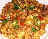 A picture of step 3 of Chat pati Chana chaat.