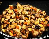 Foto del paso 4 de la receta: Pollo con almendras y seta shitake 🍜🍜🍜🥢🥢🥢