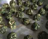 A picture of step 3 of Mushroom spinach balls.
