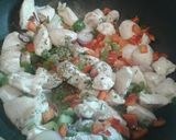 Foto del paso 3 de la receta: Pollo a la portuguesa