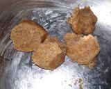 A picture of step 3 of Missi chapati (Roti).