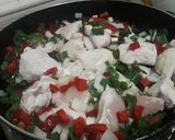 Foto del paso 3 de la receta: Pollo con papas y queso crema