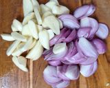 Foto langkah ke 1 dari resep Telur Buncis Oseng Bawang.