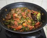 Foto langkah ke 6 dari resep Tumis Ikan Asin Peda Cabe Ijo.