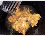 A picture of step 3 of Chicken Pakoda.