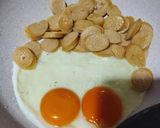 Foto langkah ke 2 dari resep Orak Arik Sosis Telur.