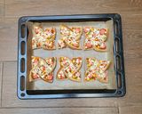 Foto langkah ke 4 dari resep Pizza Roti Tawar.