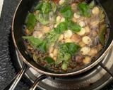 A picture of step 2 of Bhadang (puff rice chivada).