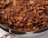Rénszarvas pecsenye, hagymás gombával és tejszínes burgonyával recept fázis 6 fotója