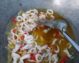 Foto langkah ke 5 dari resep Nasi Cumi Saus Tiram.
