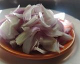 कांदे सुकवणी (Dry Onion Recipe In Marathi) रेसिपी स्टेप 1 फोटो 