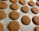 Foto del paso 4 de la receta: Alfajores - Copitos de dulce de leche bañados en chocolate 🤍