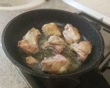 Foto del paso 1 de la receta: Arroz con pollo, nabos y guisantes