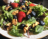 Foto del paso 8 de la receta: Ensalada Multicolor con Vinagreta de Arándanos Rojos